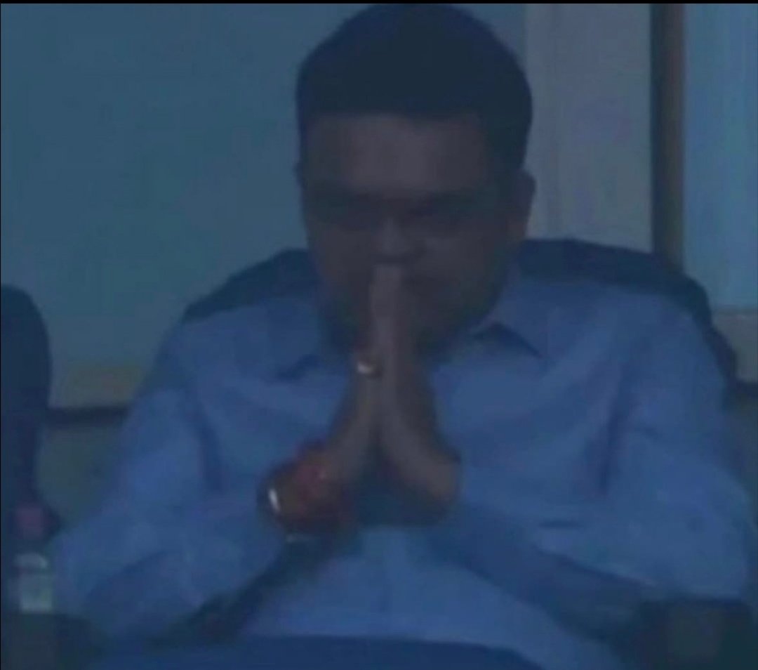 hey_indr13's tweet photo. you know shit’s getting real when script writer himself start praying!!!

🥲🤧
#Worlds2023 #CWC23Final #INDvsAUS #Australia https://t.co/gPgxuwGpU2