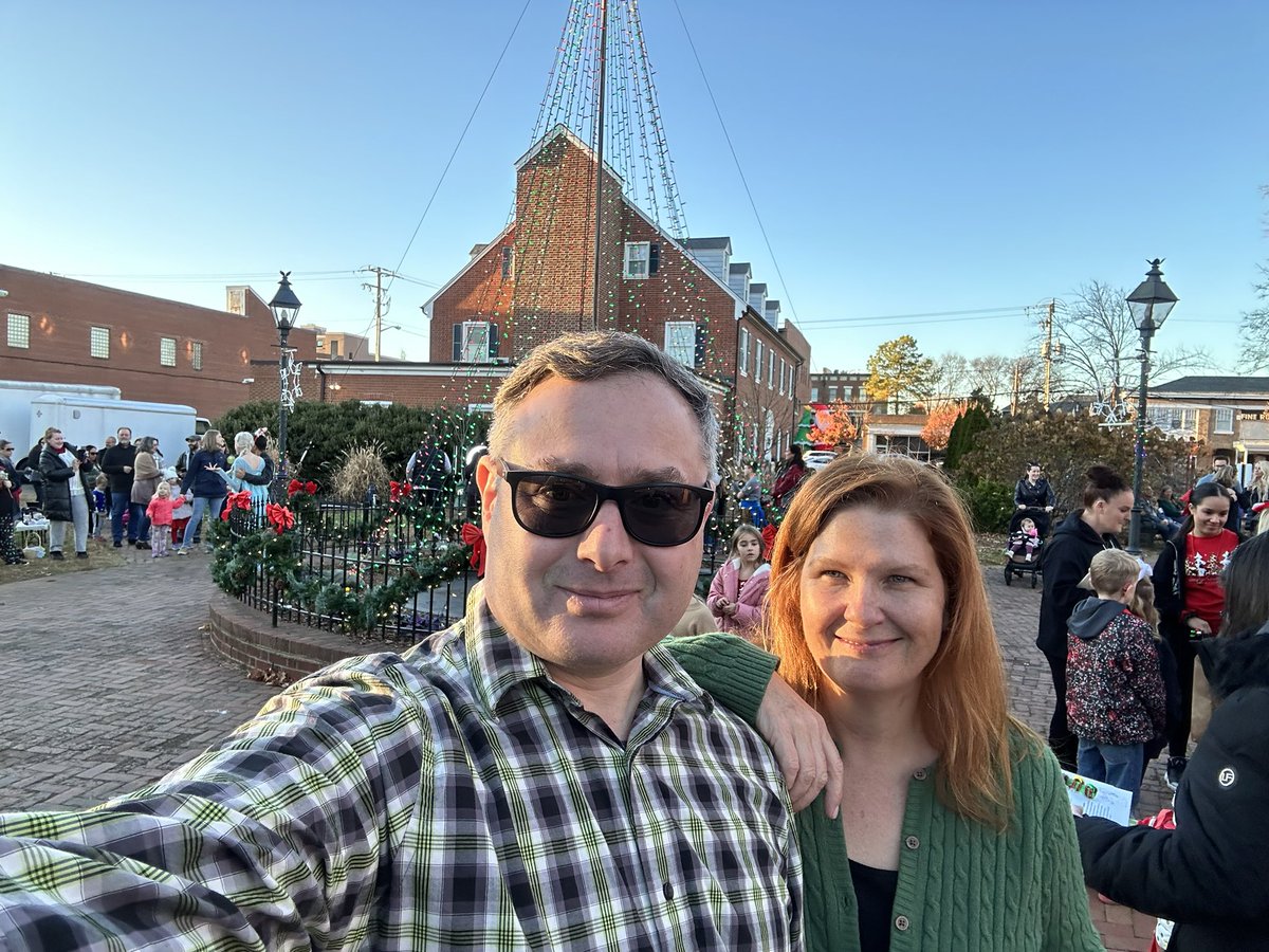 YVindman's tweet photo. For a history buff like me, there is nothing better than spending time in Fredericksburg, a town with so much historic charm. 

Cindy and I had a great time spending the day touring local businesses, trying some great coffee places, and attending the town's tree lighting. #VA07 https://t.co/QG4o3XnfE4