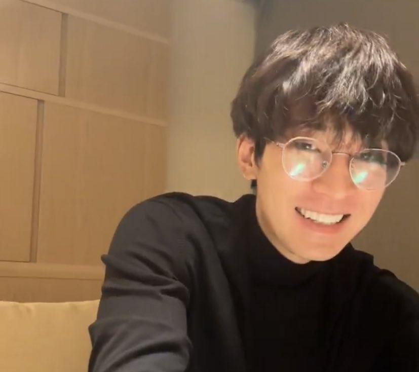 wonubliss's tweet photo. wonwoo 🥹 he looks so good 🖤🖤🖤 https://t.co/KRUZLe1PVj