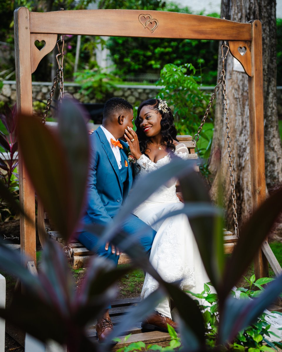 deanbartley_'s tweet photo. Forever wishing these two the "falling in love with you" feeling over and over and over.
#DeanBartley #Photography #Photographer #Photo #PicOfTheDay #PhotoOfTheDay #FormalSession #WeddingPhotographer #Wedding #WeddingDress #WeddingSuit #Bride #Groom #JamaicanPhotographer https://t.co/ZKv7b9S720