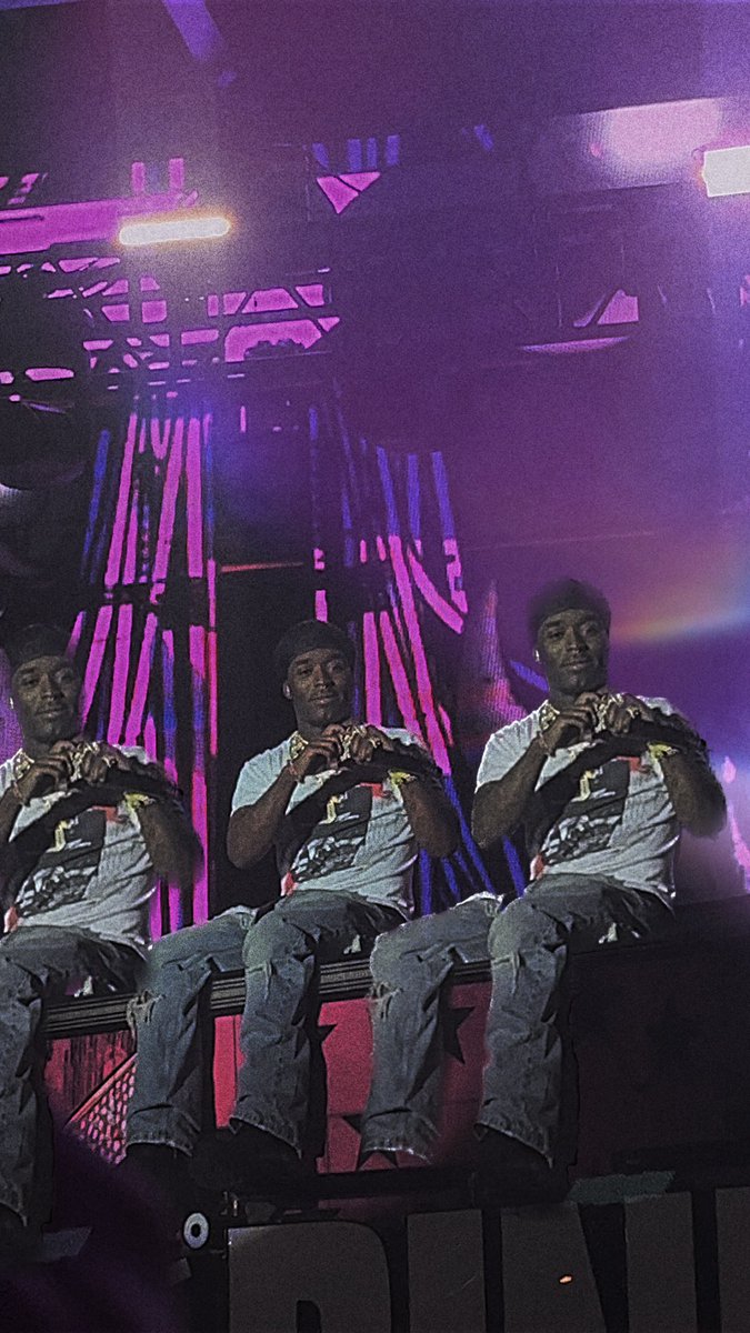 pcpi_chuck's tweet photo. I also take pictures 👀 #photograghy #concert #concertphotography #pcpichuck #liluzivert #tpain https://t.co/1t463xsNTo