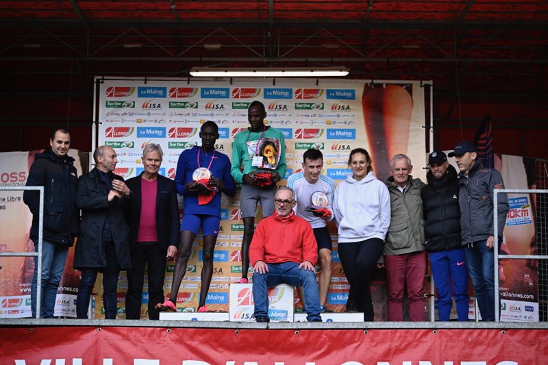 katasandan's tweet photo. Quel plaisir après la course du bol d air de pouvoir récompenser les athlètes. Merci aux participants et aux #benevoles. La #regionpdl partenaire de cet événement @C_MORANCAIS
@AimerAgirPDL @isabelleleroy4 @lemainelibre @VAllonnes @FFAthletisme @melrobertmichon @jimmygressier https://t.co/a5eElwZnnC
