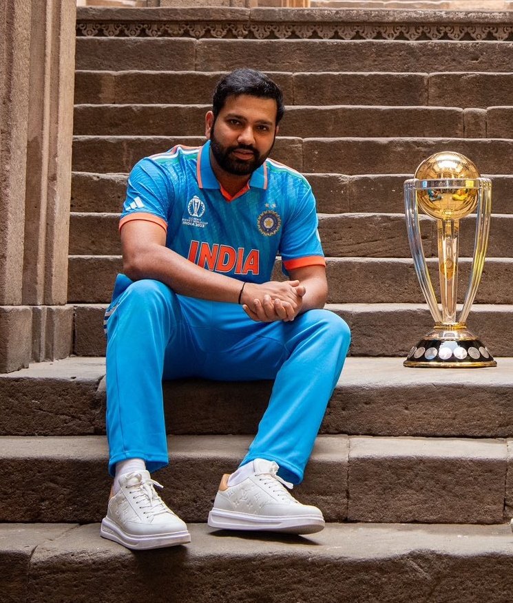 Pullx45's tweet photo. One of the all time ODIs great, leaves the stage without winning the world cup 💔 #INDvsAUS #RohitSharma𓃵 https://t.co/VG6vDTD6XA