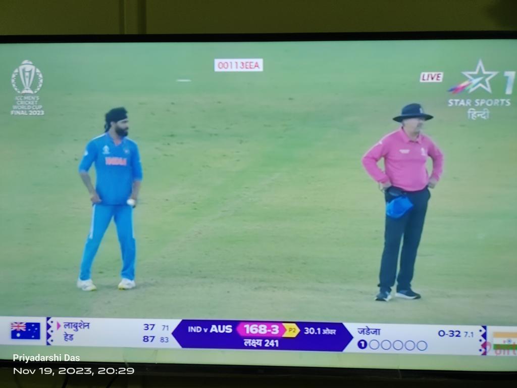 toposant55's tweet image. Spotted @imjadeja  #RavindraJadeja In Final Of #CWC23 Between India &amp;amp; Australia 🇮🇳🇮🇳🇮🇳🏏🏏

#OneForTheHome #CWC23 #HisenseIndia  #India  #Cricket #INDvsAUS #Hisense

@Hisense_IND ❤❤❤

@BindasRanga @Champ_Sappy @blessedkamal