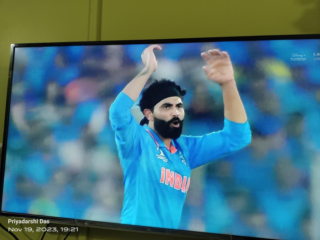 toposant55's tweet image. Spotted @imjadeja  #RavindraJadeja In Final Of #CWC23 Between India &amp;amp; Australia 🇮🇳🇮🇳🇮🇳🏏🏏

#OneForTheHome #CWC23 #HisenseIndia  #India  #Cricket #INDvsAUS #Hisense

@Hisense_IND ❤❤❤

@BindasRanga @Champ_Sappy @blessedkamal