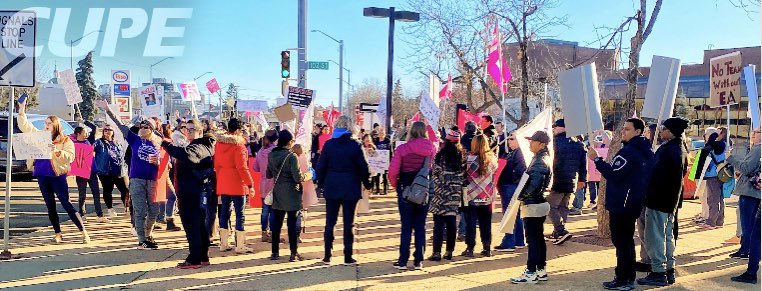 CarlosCapu99624's tweet image. Yesterday education support workers gathered outside the Centre for Education to demand better wages and working conditions. @CupeAB #weworkforkids
