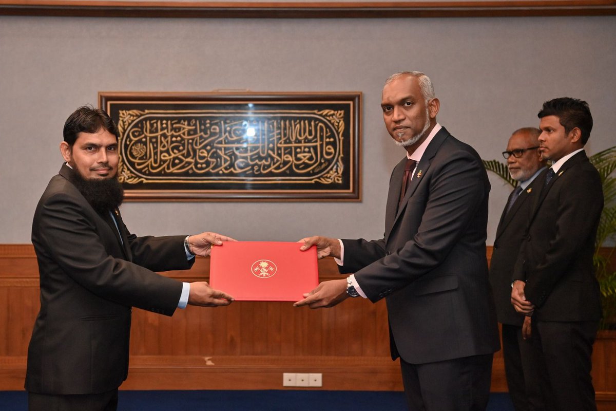I am humbled to be appointed as the Vice Chancellor of Islamic University of Maldives by His Excellency Dr. Mohamed Muizzu. I thank Mr. President for his trust and confidence in me.
<a href="/MMuizzu/">Dr Mohamed Muizzu</a> <a href="/official_ium/">Islamic University of Maldives</a>