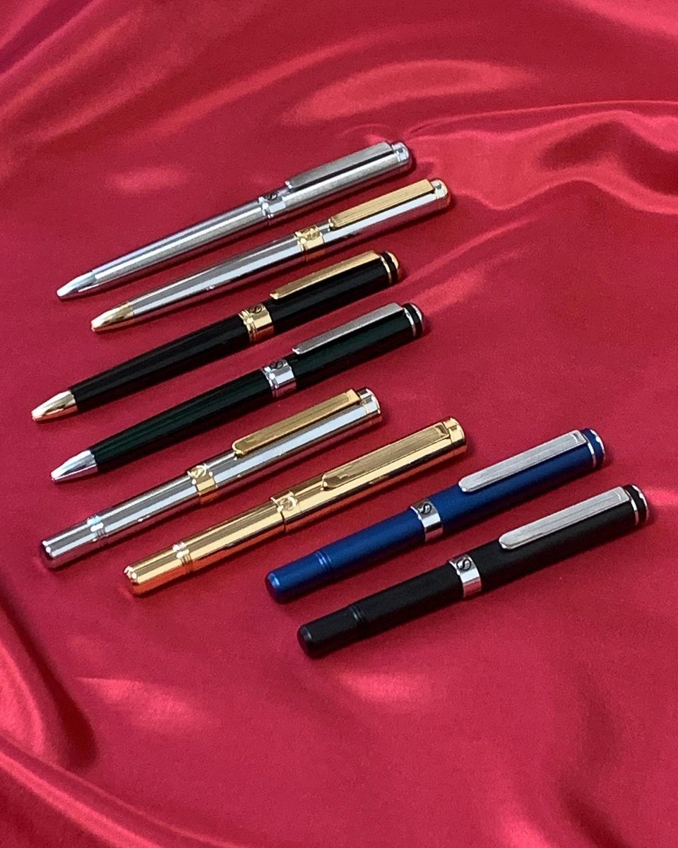 Unveiling the beauty in simplicity

@shigoto_no_kodougu shares collection of Scriveiner Classic and EDC pens 🖋️✨

What's the first Scriveiner pen that you have? ❤️ 

#pencollector #pencollection #ballpointpen #pocketpen #edcpen #edccommunity #fountainpen #rollerballpen