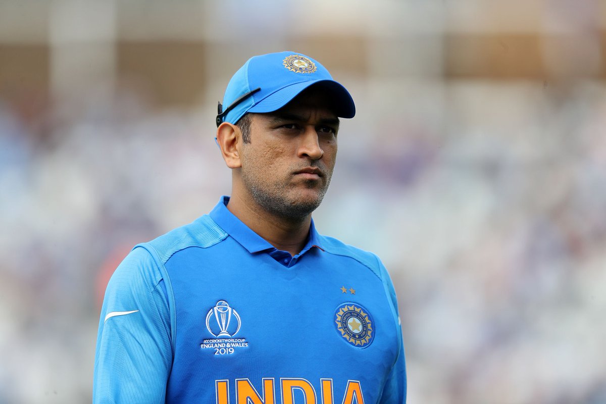 ChouhanBindesh's tweet photo. #MSDhoni the picture defines itself. You did it. ♥️ https://t.co/KEWQuPXwZI