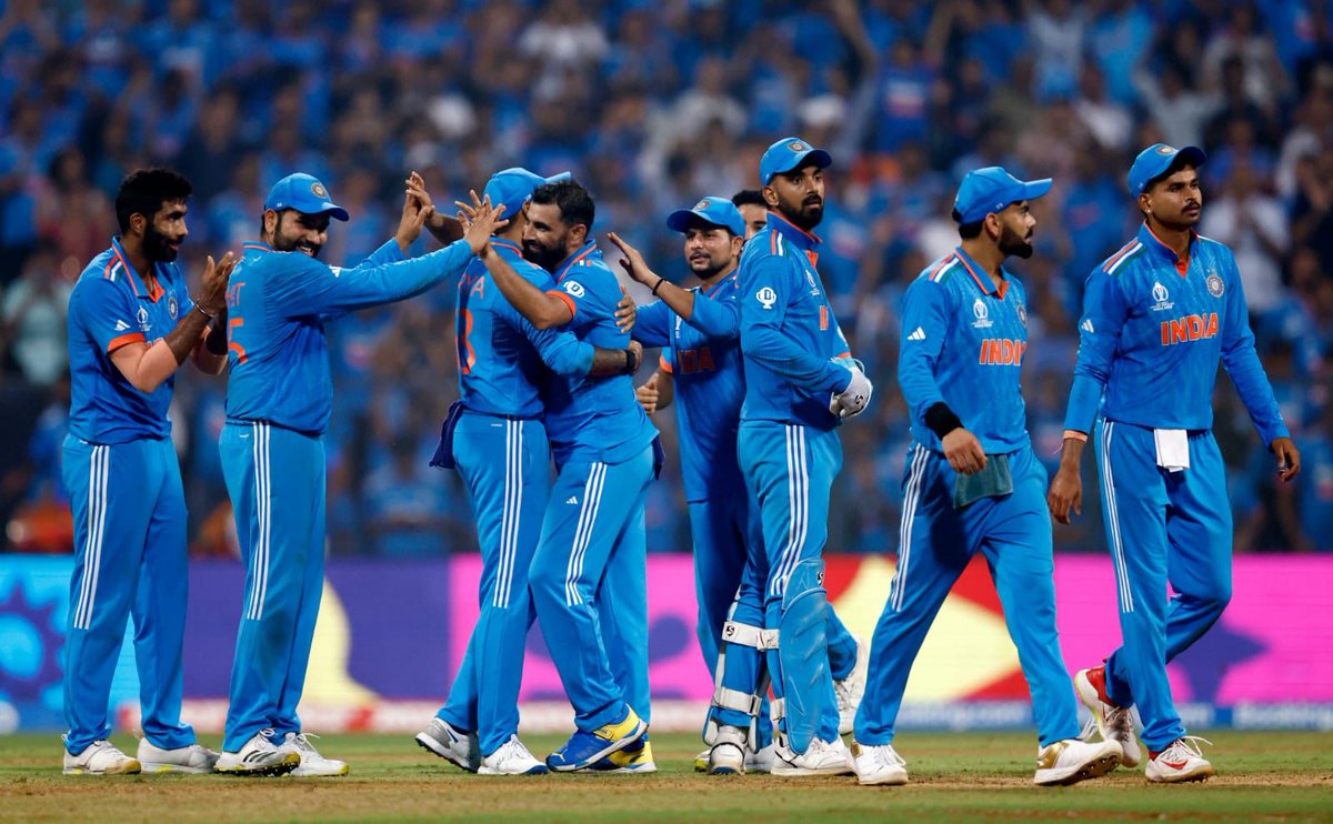 Crickstore's tweet photo. Always behind this team. No matter what. 💙

#TeamIndia #INDvsAUS #CWC23Final #Crickstore https://t.co/21HSqiZupz