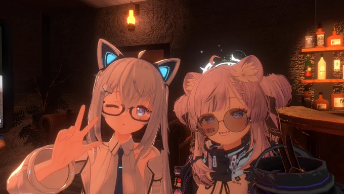 「Vintage BAR Courtesy」にお邪魔させて頂きました初イベントでめっちゃ緊張したけど楽しかったっ!1つ心残りがあるとすると写真操作ヘタで集合写真が取れなかったことかな…榎宮先生とのツーショットは撮れた…! 