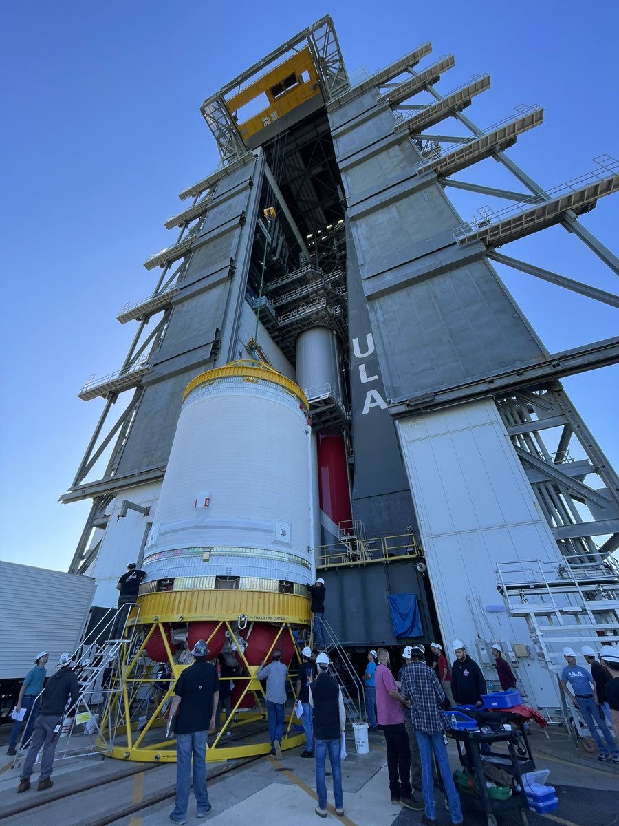 torybruno's tweet photo. Up, up, and away!  #VulcanRocket. #CountdowntoVulcan. #Cert1 https://t.co/ONz6bJR0aH
