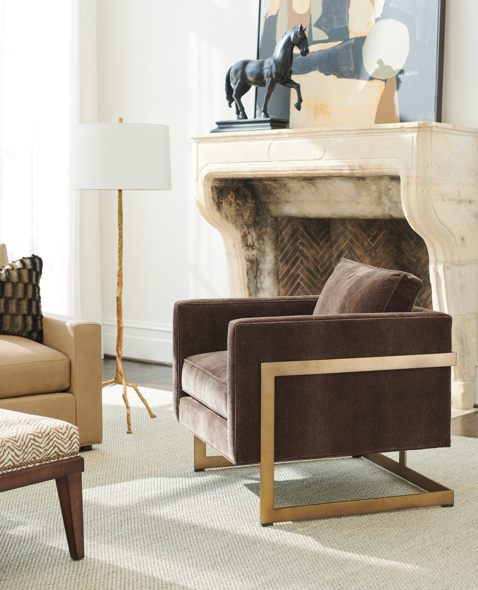 lexingtonbrands's tweet photo. Sundays are made for curling up with a good book in the comfort of your own home.
Collection: Silverado by Lexington
#silverado #lhbdesign #ighome #luxuryhomes #leatherchair #livingroominspo #livingroomdesign #interiordesign #homedecor https://t.co/N1TwLUI5Lt