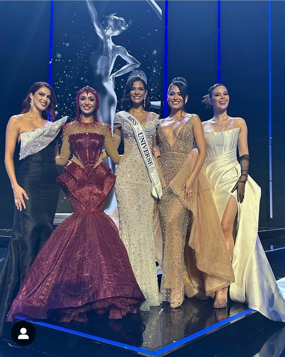 francis_n19's tweet photo. Group photo de las Misses en el #72ndMissUniverse #MissUniverse2023.
De izquierda a derecha tenemos a:
@IrisMittenaereO #MU2016 🇫🇷
@rbonneynola #MU2022 🇺🇸
@sheynnis #MU2023 🇳🇮
@andreameza #MU2020 🇲🇽
@catrionaelisa #MU2018 🇵🇭
Bellas todas.
#pageantnews
#beautyqueens
💖👑 https://t.co/orKOkrs0A2