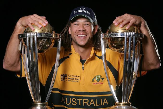 v8tiger's tweet photo. Finally, something in the world feels right again 🏆🏏💚💛 #Australia 

 #CWC23Final https://t.co/cDkIaoe94b