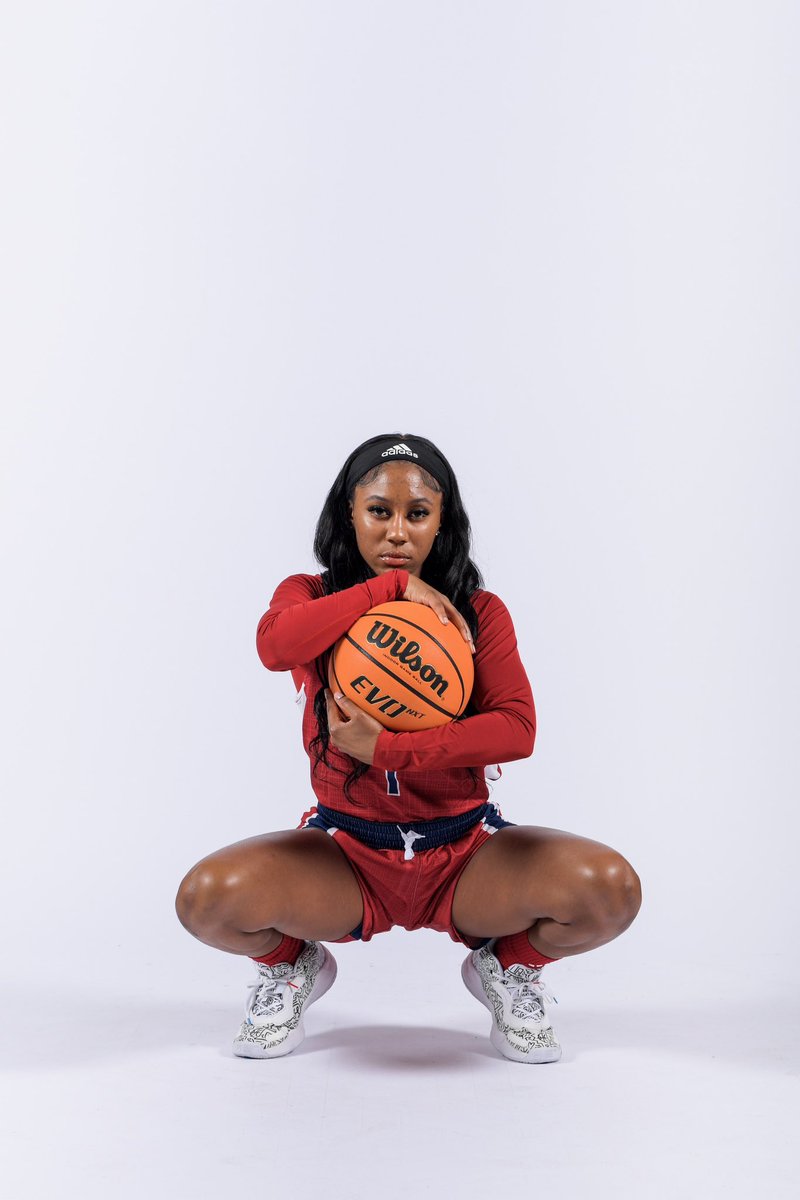 miwakostory's tweet image. It’s Game Day! 🏀

Kristian and Katie face off at 2:00PM EST 

UIC vs. IUPUI 
ESPN+

Let’s go ladies!!! 

#LNHS #classof2020 #StateChamps #IndianaAllStars