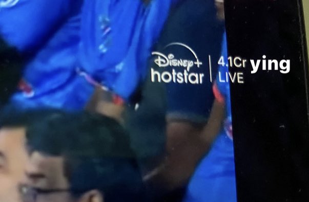 theparvezalm's tweet photo. 4.1 crying Live 😭 
 #INDvsAUSfinal
#CWC23Final https://t.co/l0PSC9KpIY