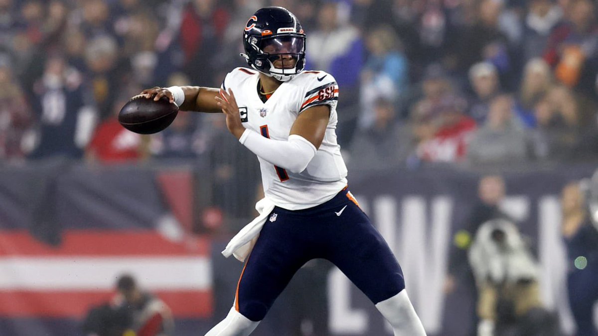 davebftv's tweet photo. I saw enough from Justin Fields today to know that he is not the problem. 

I believe you can still build around him. It’s the coaching staff that needs to go. 

We are also giving a free Bears jersey away, hop in the live stream.

Link: https://t.co/IEydOlRJQe https://t.co/A7S080Xskg