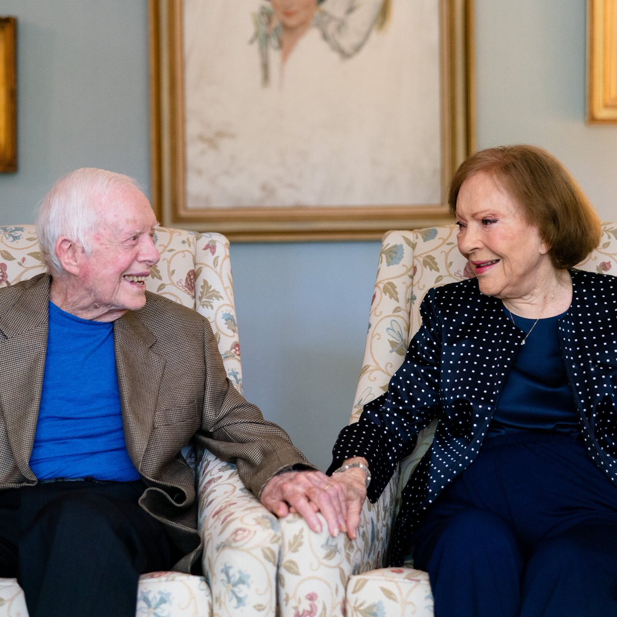 Former First Lady #RosalynnCarter passed away today. She was the wife of former President Jimmy Carter. 

While Carter’s Presidency was often looked down upon as one of the worst admins in US history, there is no denying that he and his wife both were humble servants and led