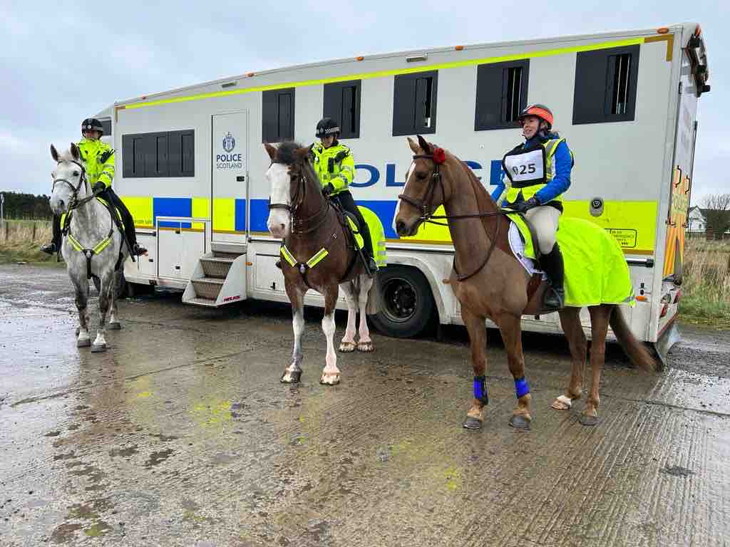 PH Abercorn & PH Islay were on patrol in South Ayrshire today assisting @BhsScotland ROUK Remembrance ride at Culzean.  65 horses and riders took part. Thank you to all the motorists who were patient and courteous when passing the horses on the roads. #PassWideAndSlow #10mphMax