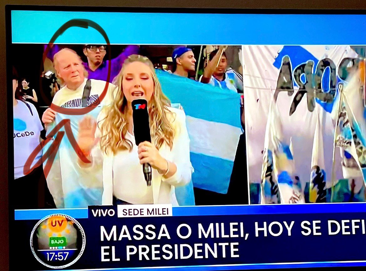 gallega_b's tweet photo. Desde Uruguay a argentina! El colorado jJA … y se ve desde Europa #nuncafalla https://t.co/h5q2bfPpPr