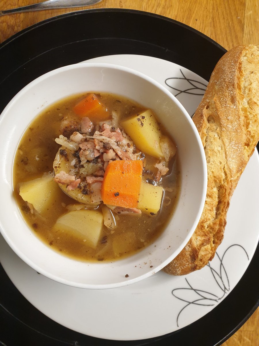 As it's only me and El Son, we didn't have a Sunday roast. Instead, we made Dublin Coddle: sausages, bacon, potatoes, black pudding, onions carrots and apple slow-cooked in cider.