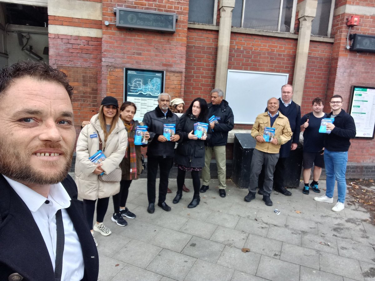 JamesCl27635658's tweet image. Today was a good day, thanks to my team, my head of Campaigns, my wife @MariaClifford67, and @JoeMcnicholl  and @timrollpickerin for the continued support in the #Plaistownorth by-election its been fantastic working together top #localteam #torycanvess