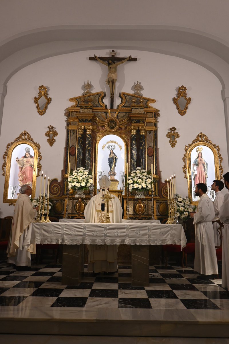 TALARÁ YA TIENE SU IGLESIA 

Ayer, con una celebración llena de alegría y emoción, el Excmo. Arzobispo de <a href="/Archigranada/">Archidiócesis de Granada</a> bendecía nuestra Iglesia y la consagraba a La Purísima Concepción, Madre y Patrona de Talará

#Talará 
#PurísimaConcepción 
#18Nov 

📷  <a href="/cfzherrera/">Carolina Fernández</a>