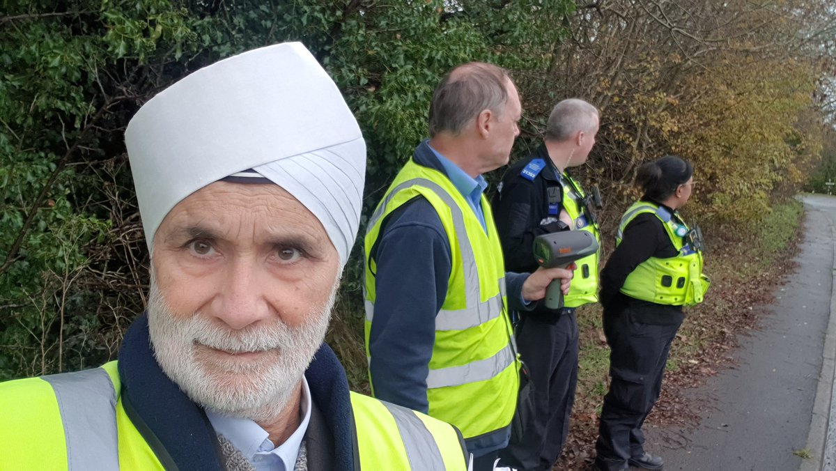 #Bablake Community Speed Watch #killyourspeed #safety exercise conducted on Hawkes Mill Lane. Happy to report majority adhered to permitted speed limits. Good safe driving. Thank you @StevenKeough1 also PCSO Underwood & team @WMPolice