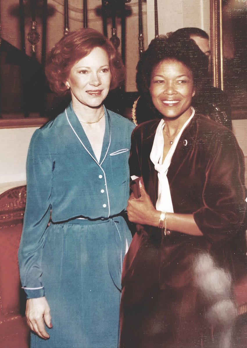 My 💔 hurts! Rest In Power #RosalynnCarter 🇺🇸🙏🏽😔😭 Condolences to the Carter family @CarterCenter I cherish this image of the First Lady & my mom Cleo @WhiteHouse in 1980.