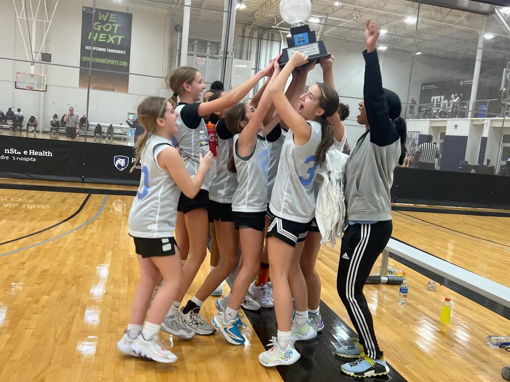 @WPABruinsAAU 7th Grade UA Future team wins the championship at the @SelectEventsBB Winter Series Session 1! Great job girls & a big thanks to Coach Jade for helping out this weekend! #BusinessAsUsual #WhoDoYouPlayFor #BruinsNation