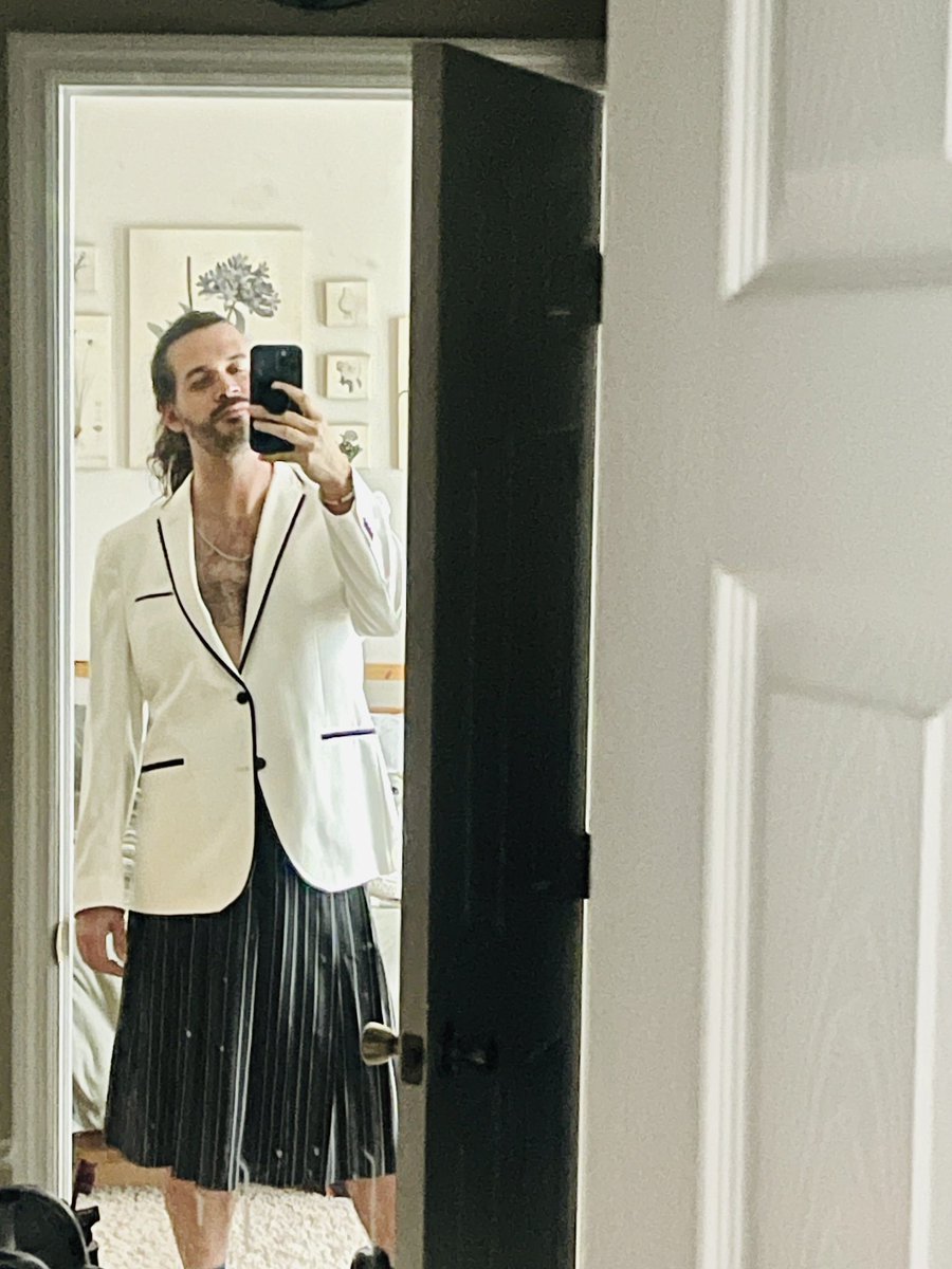 CalebGraham's tweet image. At the mature age of 35, sometimes one just needs to sashay around the house in new outfits while listening to “Bejeweled” by @taylorswift13 on repeat. I can still make the whole place shimmer ✨