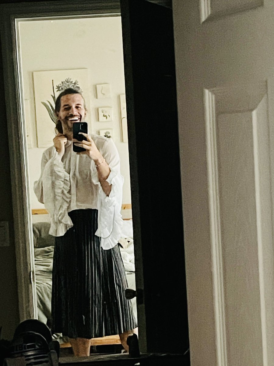 CalebGraham's tweet image. At the mature age of 35, sometimes one just needs to sashay around the house in new outfits while listening to “Bejeweled” by @taylorswift13 on repeat. I can still make the whole place shimmer ✨