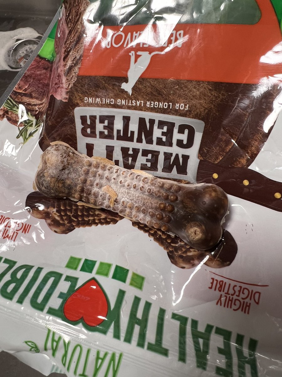 JulesinBOS's tweet photo. Ew, @nylabone, I’m not happy. https://t.co/8IHJwdXip6