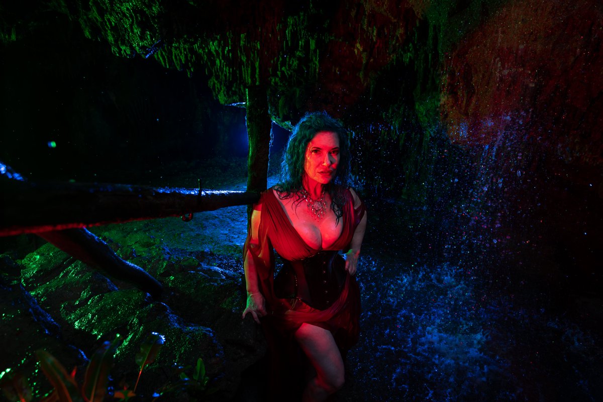 You_Need_Nyx's tweet photo. Hey NYC! 
This time, I'm bringing my full camera set up and I would LOVE to work with some new models! 
If you've never been photographed by a fellow SW, allow me to change the game for you! https://t.co/qaMWLG4qOI