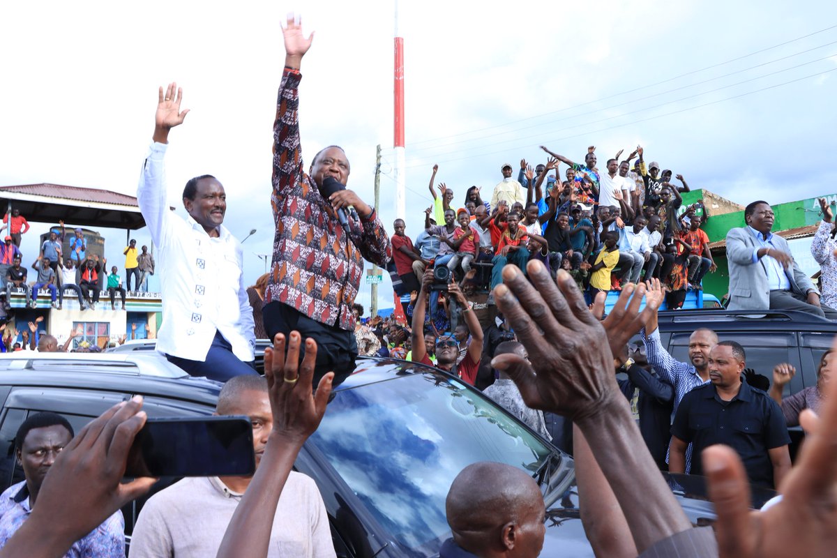 It was my honour and joy to worship with former President H.E. Uhuru Kenyatta today at the Full Gospel Church in Mwingi, Kitui County. The service led by Bishop Dr. Kathita, was powerful and the congregants including Machakos Governor @Wavinya_Ndeti, former Kakamega Governor…