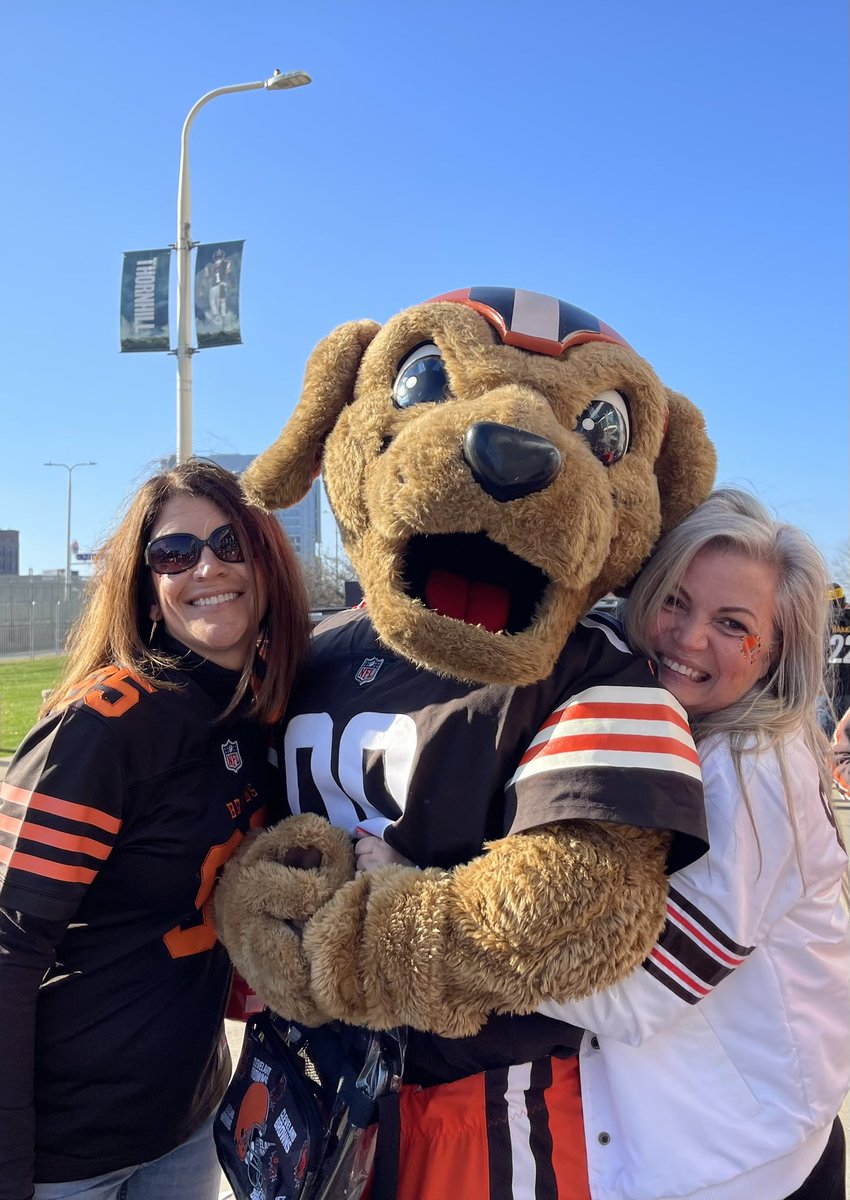 Let’s go!!! Big W 🧡🤎
#PITvsCLE <a href="/rachel_rungrl/">Rachel Gullatta</a>