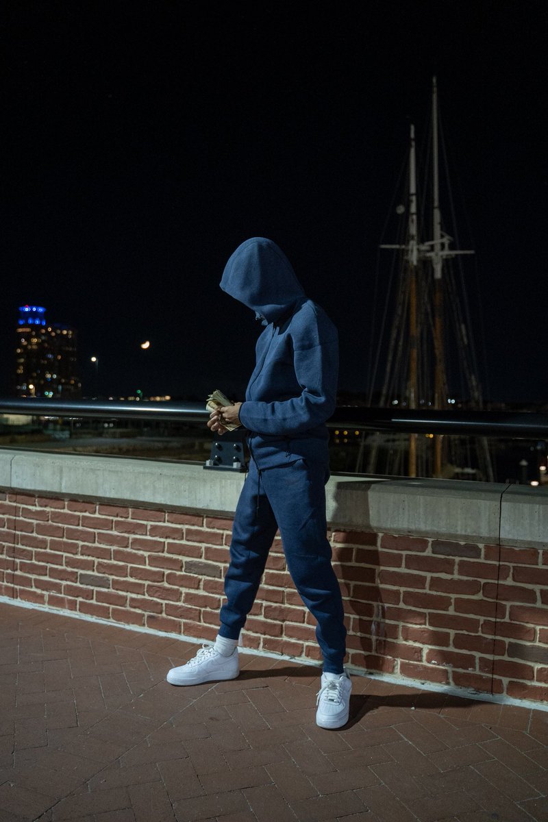 Doitforyae's tweet photo. Free all my niggas i sending em kites! #FREEDAMOB https://t.co/FfHq6DRiJu