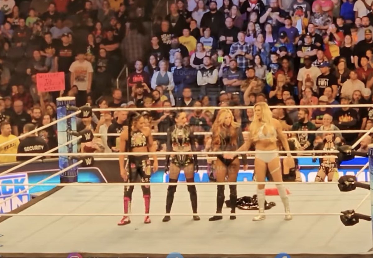 andythegame501's tweet photo. @WWE The handshake wooooooooooo https://t.co/mxn86EPb0k