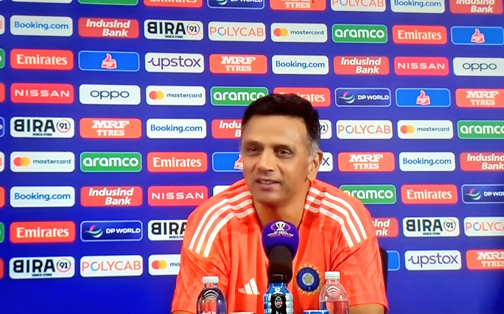 MadBan29's tweet photo. 💜 ❤

A brilliant campaign 

A brilliant coach

A brilliant man

#RahulDravid #ICCCricketWorldCup https://t.co/rA8AIYDTiB