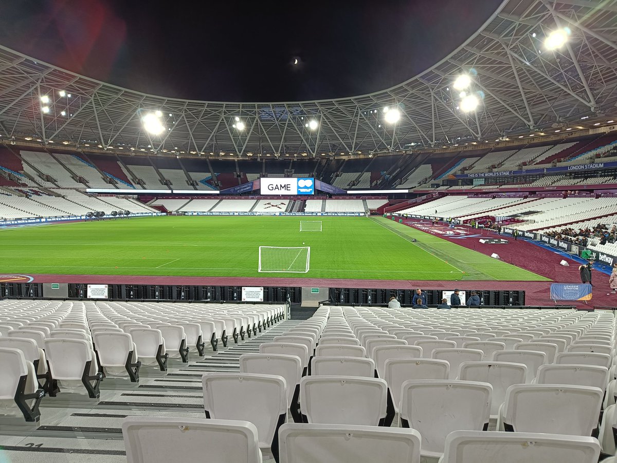 streetsoccerfdn's tweet image. The stage is set - the Football For Good Trophy finalists @cfcfoundation &amp;amp; @foundation92 will walk out shortly. #FFG23