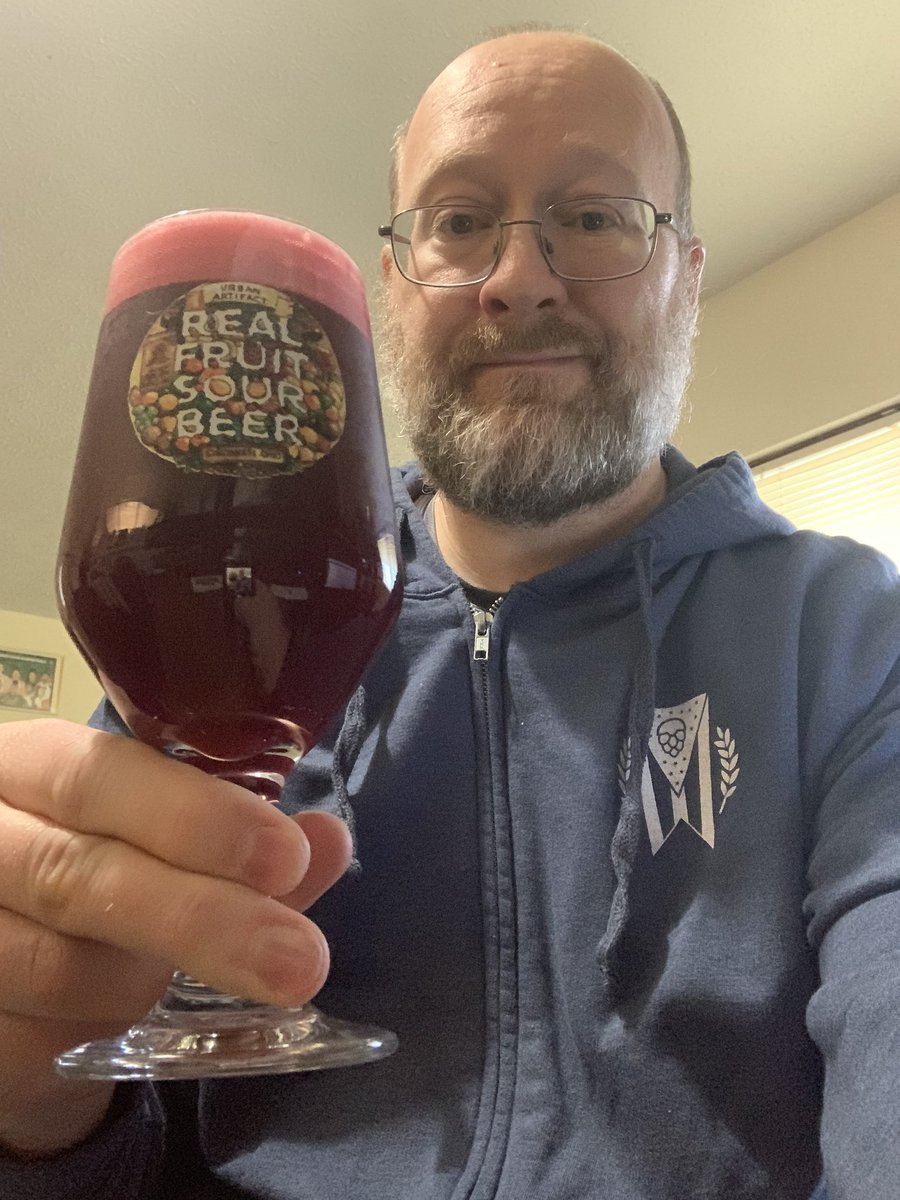 RealBMaxwell's tweet photo. Starting #soursunday with @UrbanArtifact Black Currant Trifle Midwest Fruit Tart 😃🍻👍 #ohiocraftbeer #CraftBeer @CorkBeer @PaulOBrien10 @decoreape7 @cb_phil @j_k357 @BayBeerReviews @ManvsAle @beerhunter74 @museonbooze @ErmiyasDESTA @Just4BeerLovers @Senor_Greezy @CATbrew13 https://t.co/8mzdrsZNIg