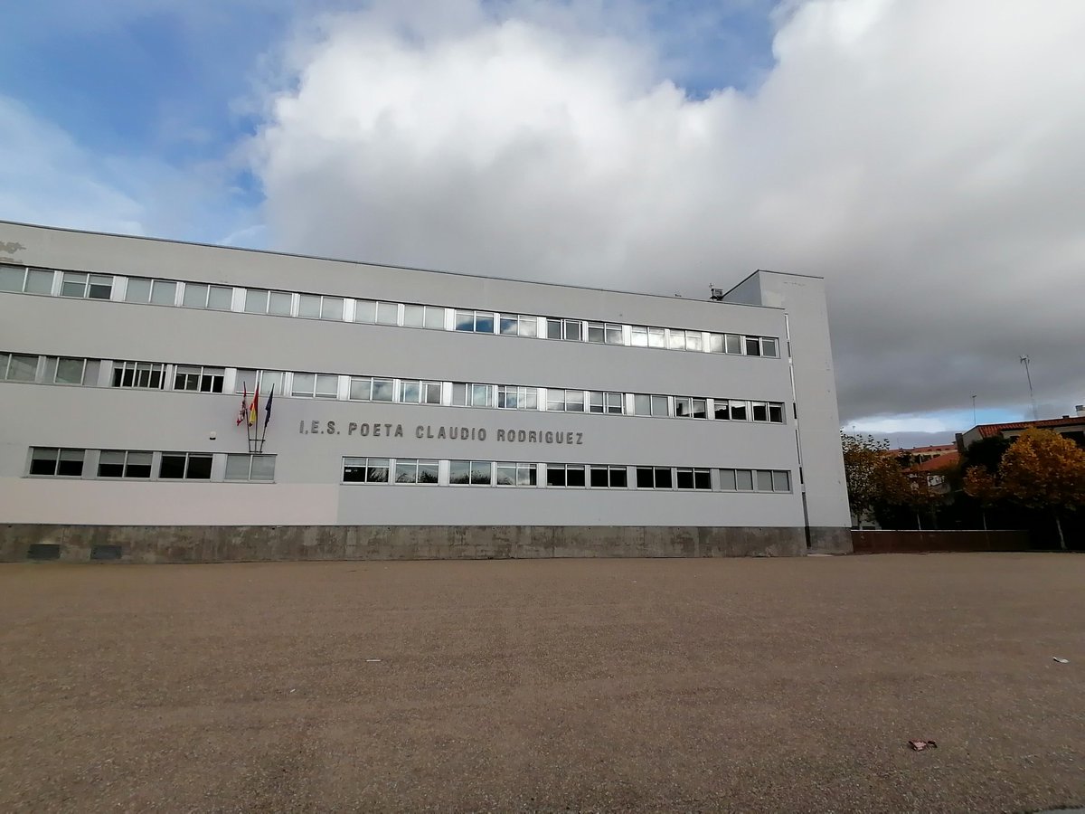 Excelente #FormacionCyL    #IESPoeta Evaluación por competencias con IDOCEO con Monserrat Eleno.  Avanzamos en la mejora de la competencia digital docente.  ¡Excelente equipo! Seguimos...