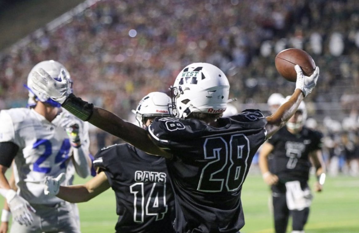 Full Season Stats
45 Receptions • 882 Yards
29 Returns • 755 Yards
32 Carries • 195 Yards
14 Touchdowns

Regular Season: hudl.com/v/2MFEqQ

Playoffs: hudl.com/v/2ManiC