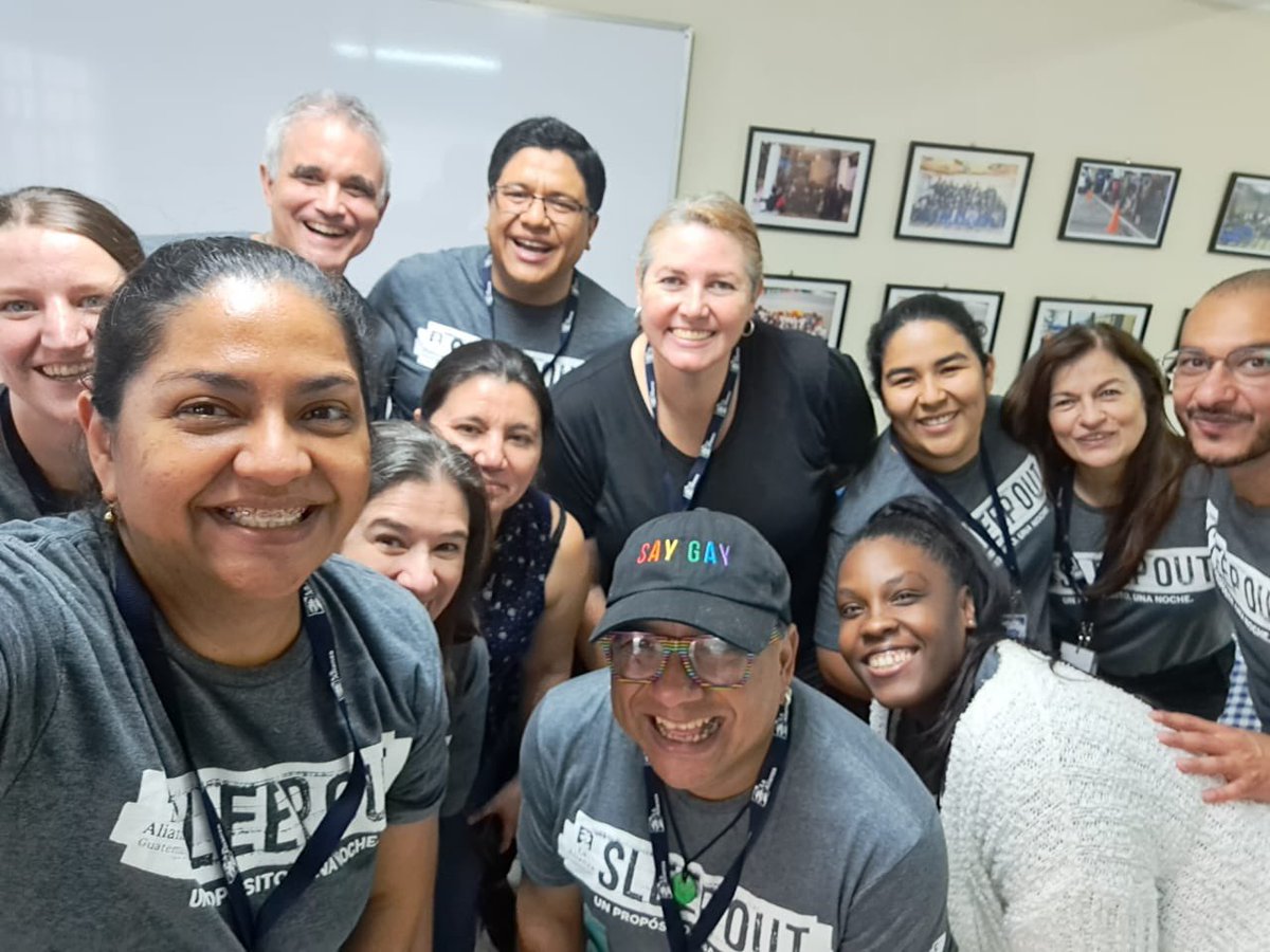 LaAlianzaGT's tweet photo. Este fue el MARAVILLOSO equipo de @LaAlianzaGT y @CovenantHouse que hizo posible nuestro Primer Sleep Out!! Graaaaaacias!!! https://t.co/x4jy7rnnSw