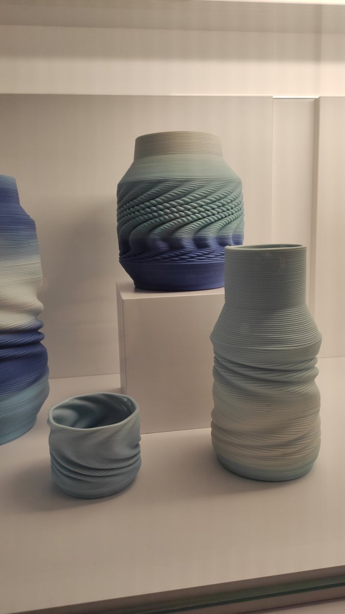 polballonga's tweet image. I've visited a 3D printing exhibition, it talks about all its possibilities, from the field of architecture, design, medicine, art,..
What impacted me the most was the ecological vision, how 3Dprinting can help recycle materials, save shipping costs and is also 0waste production.