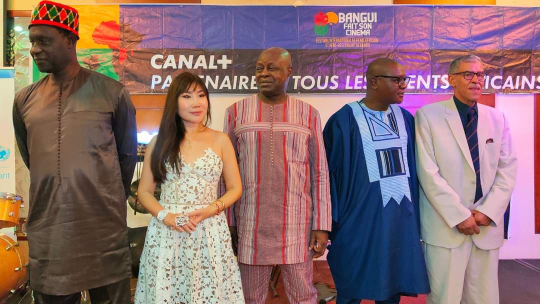 diasporamag236's tweet photo. #RCA: Lancement officiel du Festival international Bangui Fait son Cinéma #BFSC 4e édition à l'hôtel Plaza de Bangui. @MediasOubangui @CorbeauNews @FESPACO3 @Doualaserie @festivaltvmc @Festival_Cannes @ecrannoir
@sorogho @cinema @ https://t.co/rraEhnWGFz