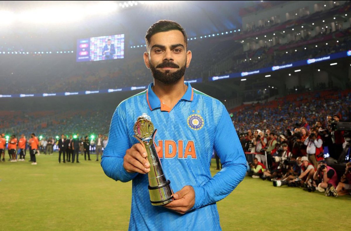Dwivedi_AUSU's tweet photo. तुम्हें लोग स्वार्थी बोलेंगे!
तुम्हें लोग कुछ भी बोलेंगे!

लेकिन @imVkohli आपने अपना शत- प्रतिशत हमेशा दिया और उम्मीद है आगे भी जारी रखेगे!

दर्द छिपाकर जो मुस्करा दे वो कैसे हिम्मत हार सकता है!
#alwaysking #ViratKholi @BCCI https://t.co/ugle4Hi1YU