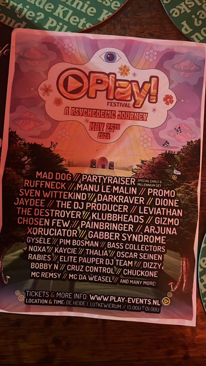 Flyer-debuut in de pocket. Play! Outdoor, 25 mei. Elitepauper DJ-Team op de Riders of the Storm-stage. Verwacht millennium klappers en industrial beukers in the mix zoals alleen onze boys dat kunnen. En volg die jongens, want er komt nog veel meer geks aan.