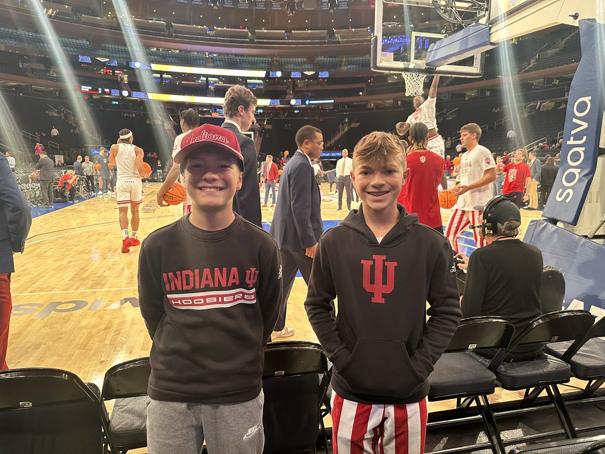 erinwesley3's tweet photo. Go Hoosiers!!! #empireclassic https://t.co/PkyPb8qseb